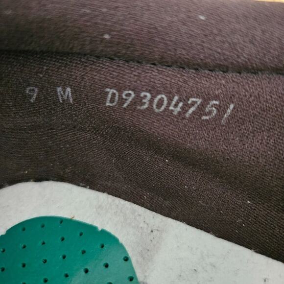 SAS Traveler Athletic Lace Up Shoe - Dark Brown - sz 9M - Missing insoles - Picture 9 of 10